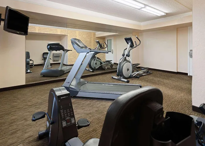 La Quinta Inn By Wyndham Pittsburgh Airport