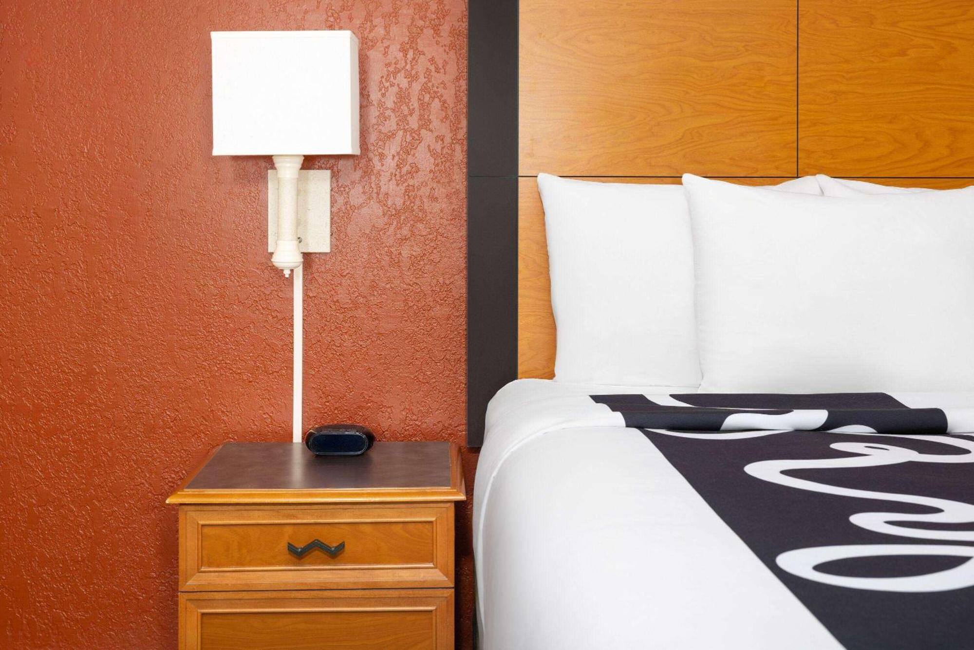 Hotel La Quinta By Wyndham Pittsburgh Airport