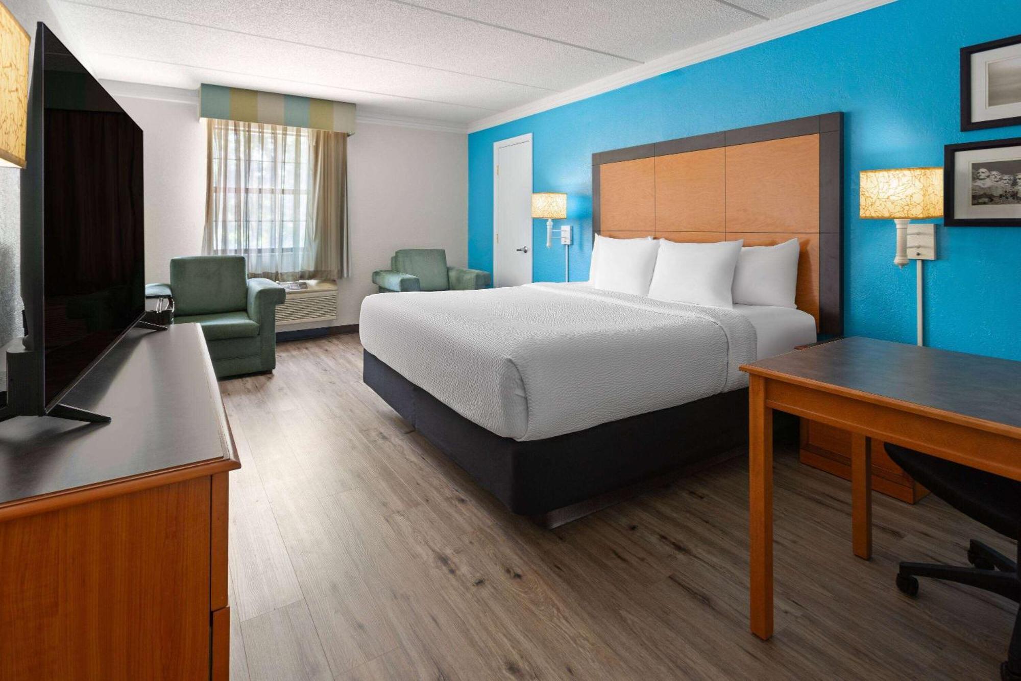 Hotel La Quinta By Wyndham Pittsburgh Airport